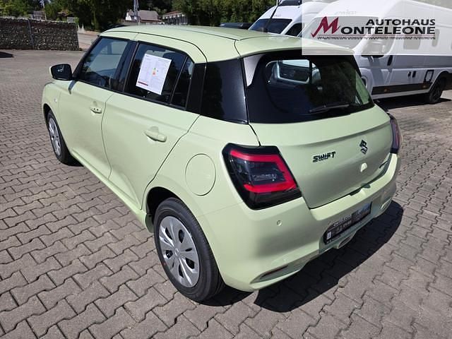 Neu Suzuki Swift Club 83 PS (61 kW) 2025 Cool yellow Kleinwagen