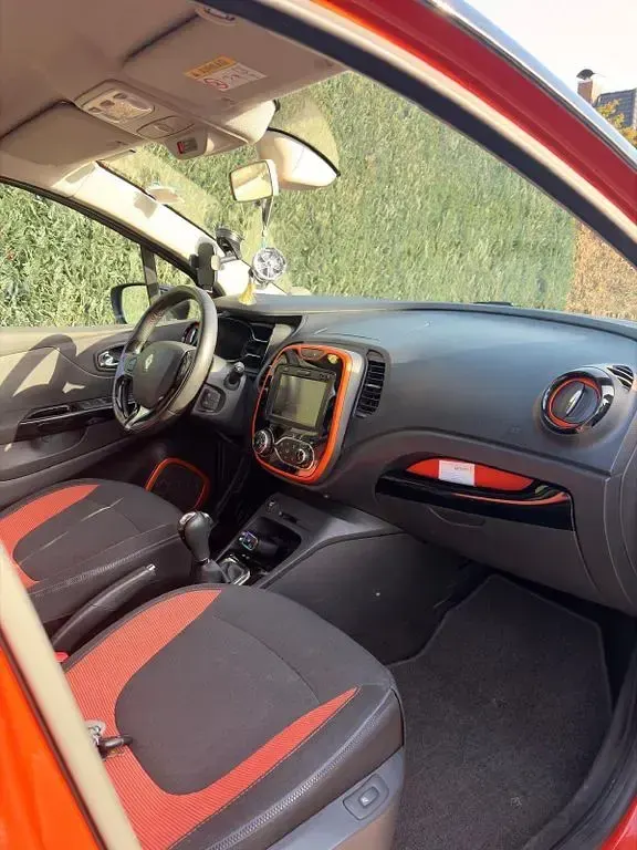 Gebraucht Renault Captur Luxe 120 PS (88 kW) 2014 Orange SUV