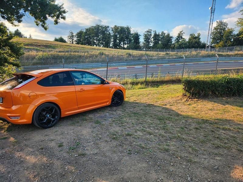 Gebraucht Ford Focus ST 226 PS (166 kW) 2009 Orange Limousine
