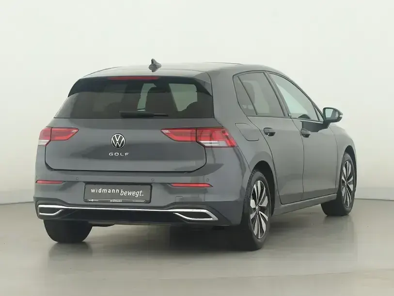 Gebraucht VW Golf VIII Move 150 PS (110 kW) 2023 Delfingrau (metallic) Limousine