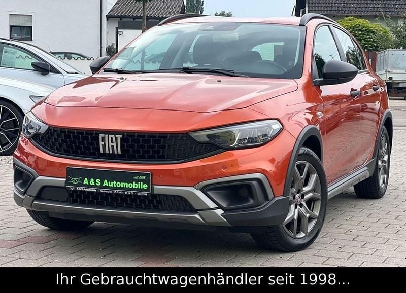 Orange Gebraucht 2021 Fiat Tipo Cross Limousine | 13.990 € (Fairer Preis) - Bild 1/4