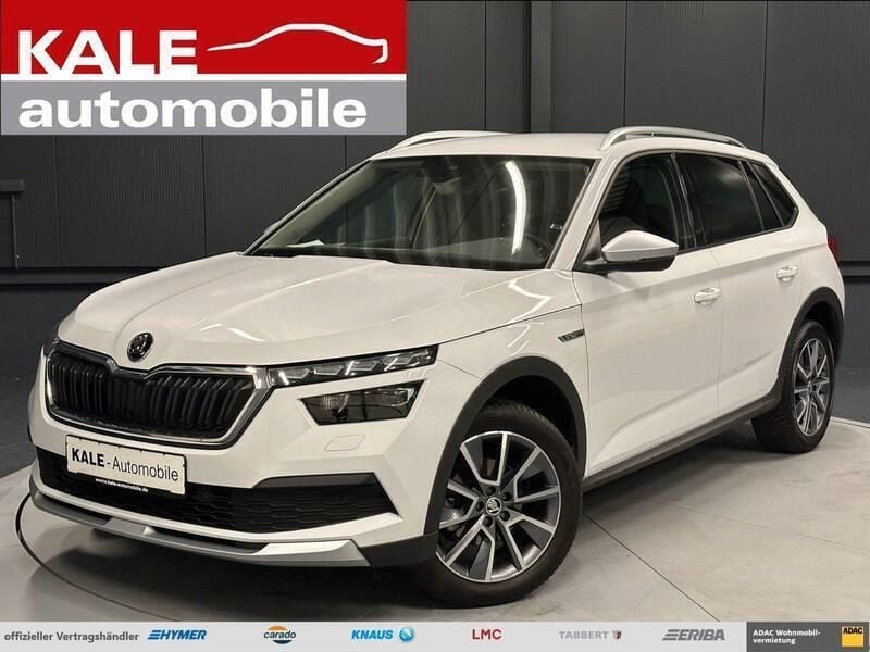Weiß metallic (moonweiss metallic) Gebraucht 2022 Skoda Kamiq ScoutLine SUV | 19.970 € (Fairer Preis) - Bild 1/4