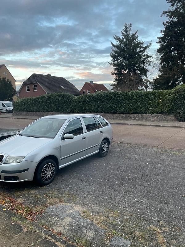 Silber Gebraucht 2003 Skoda Fabia Kombi | 1.200 € (Fairer Preis) - Bild 1/4