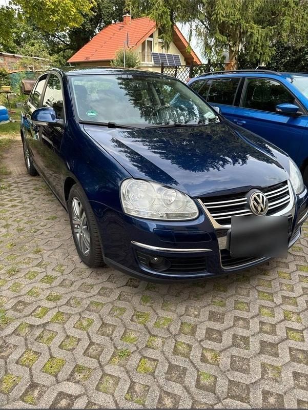 Blau Gebraucht 2010 VW Jetta Limousine | 2.800 € (Superpreis) - Bild 1/4
