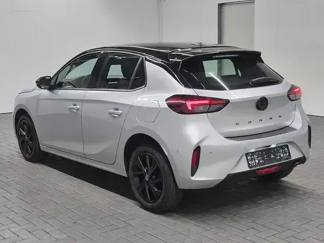 Gebraucht Opel Corsa 101 PS (74 kW) 2025 Kristallsilbermet. Kleinwagen