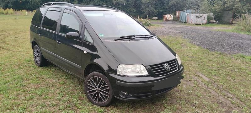Schwarz Gebraucht 2003 VW Sharan Van / Kleinbus | 2.750 € (Fairer Preis) - Bild 1/4