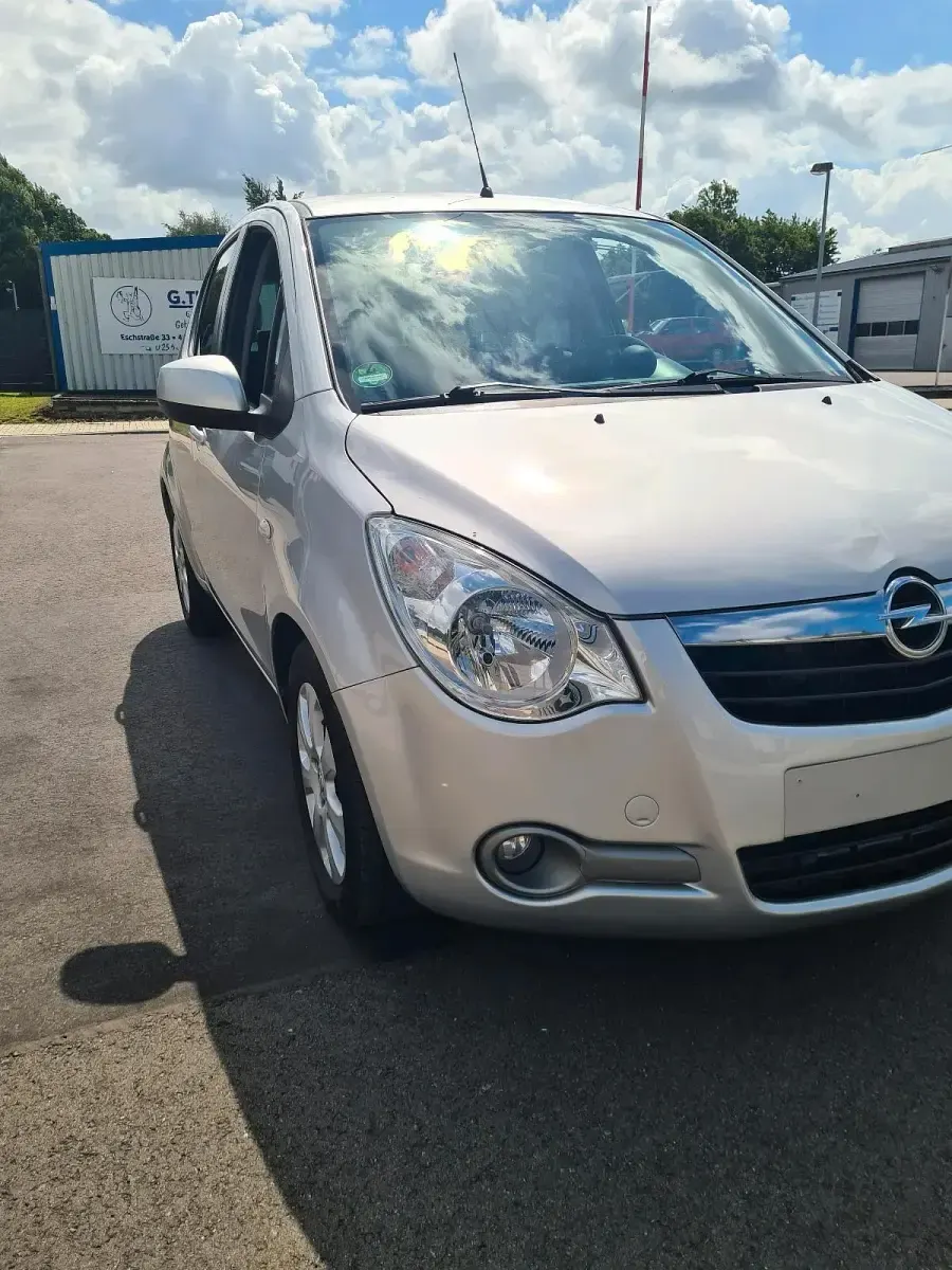 Gebraucht Opel Agila Edition 86 PS (63 kW) 2009 Silber Kleinwagen