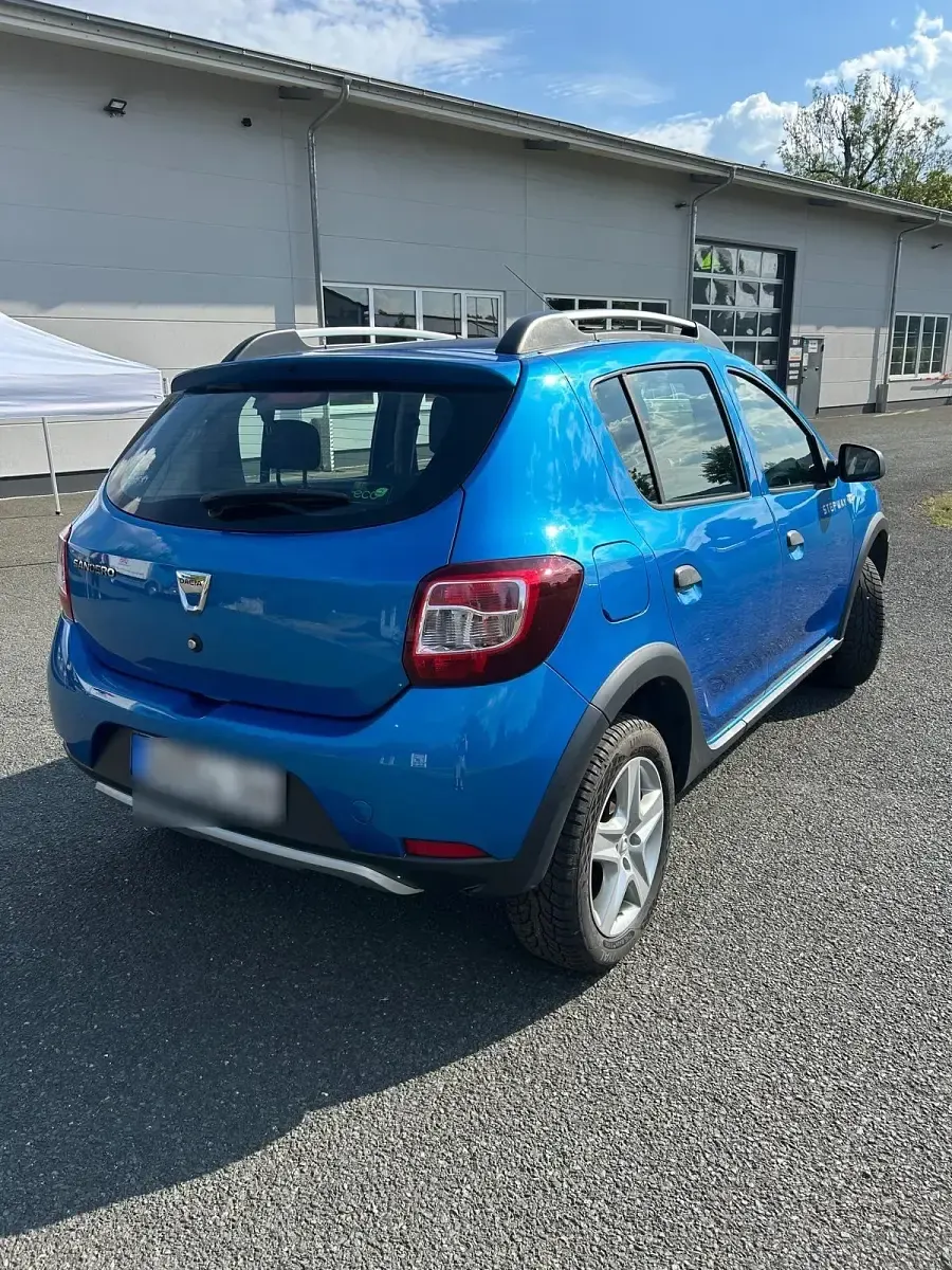Gebraucht Dacia Sandero Stepway 90 PS (66 kW) 2015 Blau Limousine