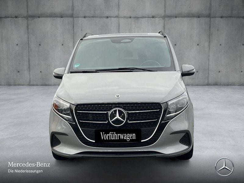 Gebraucht Mercedes V300 Style 237 PS (174 kW) 2025 Grau Van / Kleinbus
