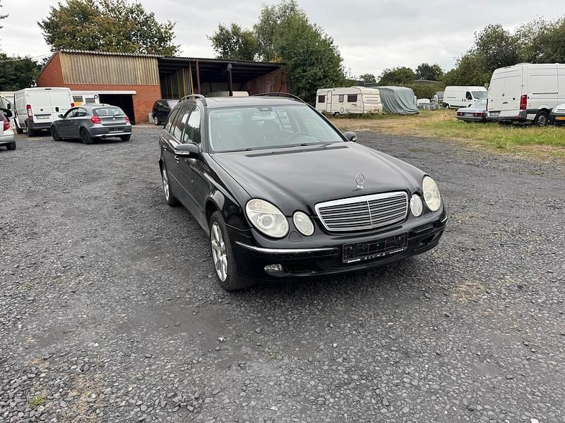 Schwarz Gebraucht 2005 Mercedes E280 Kombi | 1.100 € - Bild 1/4
