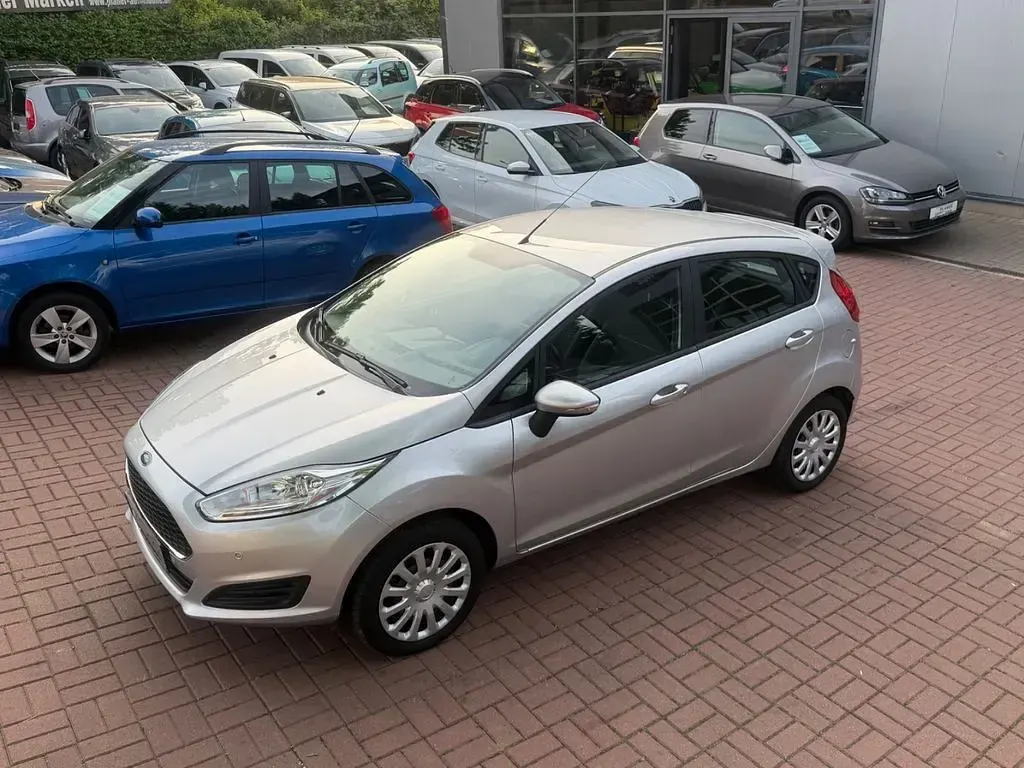Gebraucht Ford Fiesta Trend 80 PS (58 kW) 2017 Silber Kleinwagen