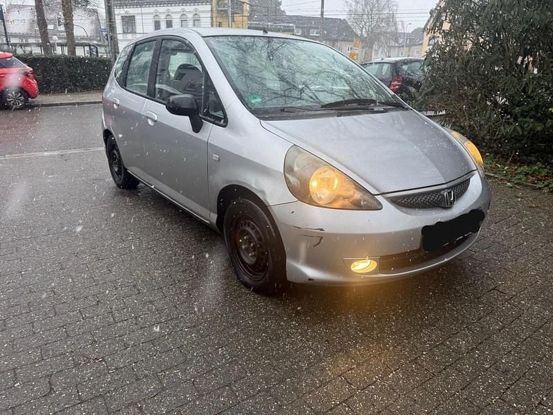 Grau Gebraucht 2008 Honda Jazz Kleinwagen | 1.200 € (Guter Preis) - Bild 1/4