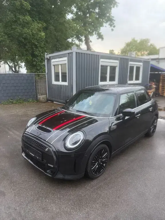 Gebraucht Mini Cooper S Classic 178 PS (130 kW) 2022 Schwarz Kleinwagen