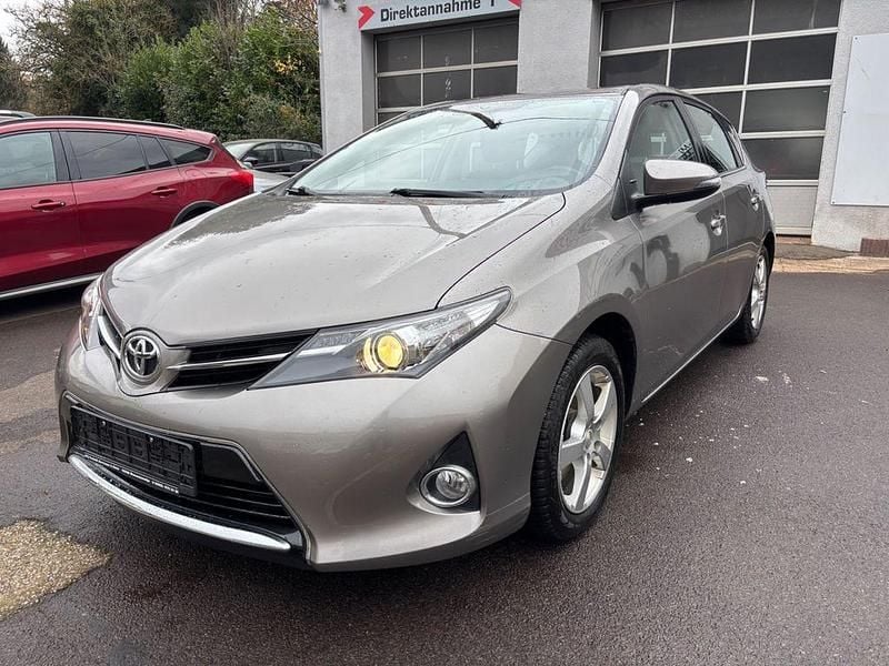 Gebraucht 2014 Toyota Auris Life+ Limousine | 8.990 € (Guter Preis) - Bild 1/4