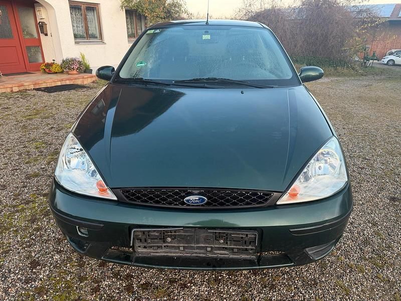 Grün Gebraucht 2004 Ford Focus Kleinwagen | 1.290 € (Guter Preis) - Bild 1/4