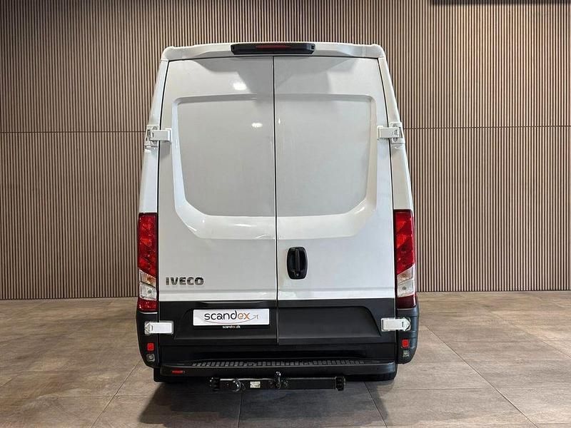 Gebraucht Iveco Daily 155 PS (114 kW) 2019 Weiß Van / Kleinbus