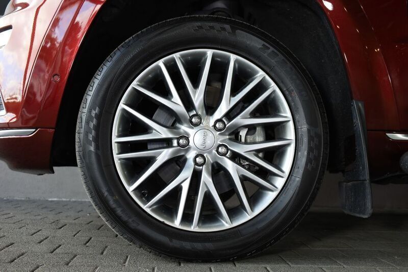 Gebraucht Jeep Grand Cherokee Summit 352 PS (258 kW) 2018 Velvet red pearlcoat SUV