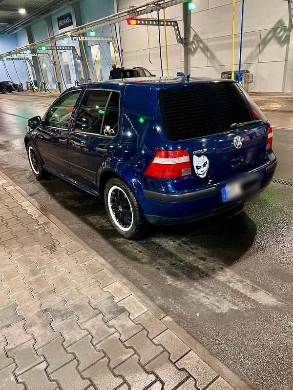 Gebraucht VW Golf IV 75 PS (55 kW) 2002 Blau Kleinwagen