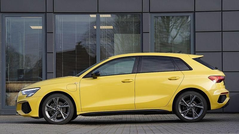 Gebraucht Audi A3 S-Line 150 PS (110 kW) 2022 Gelb Limousine