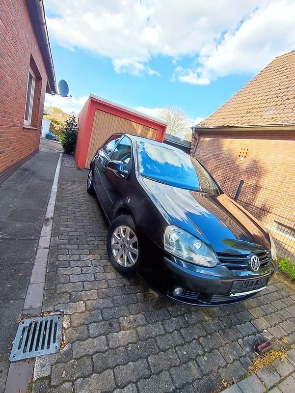 Schwarz Gebraucht 2004 VW Golf IV Kleinwagen | 2.700 € (Fairer Preis) - Bild 1/4