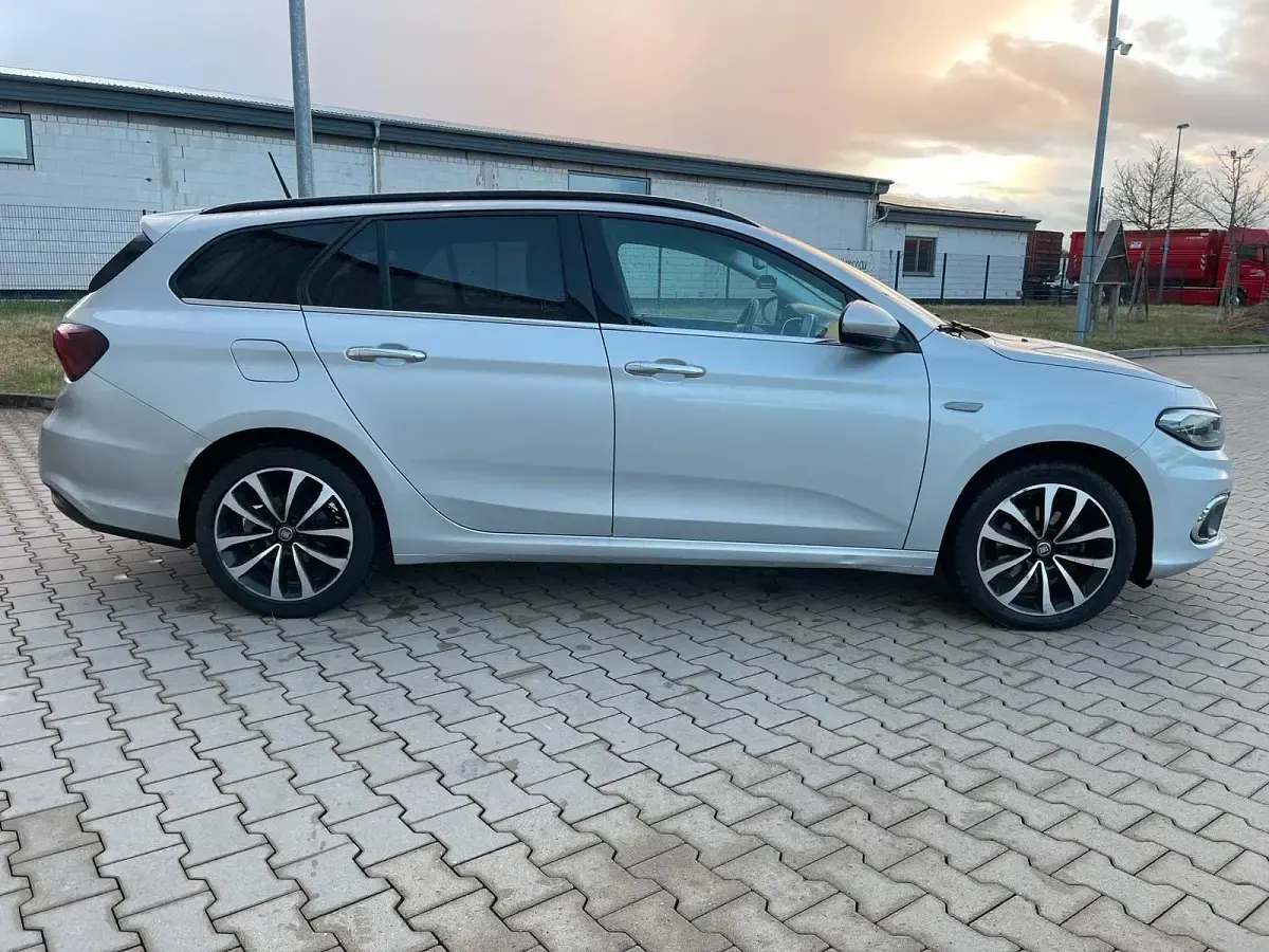 Gebraucht Fiat Tipo 120 PS (88 kW) 2018 Silber Kombi