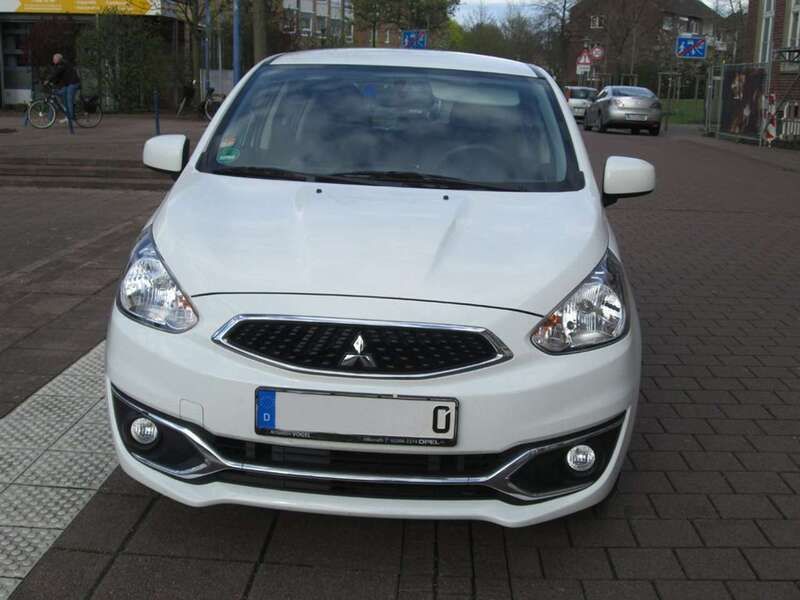 Weiß Gebraucht 2019 Mitsubishi Space Star Limousine | 5.800 € - Bild 1/4