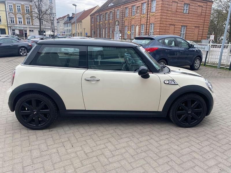 Usata Mini Cooper 174 CV (127 kW) 2008 Bianco Utilitaria