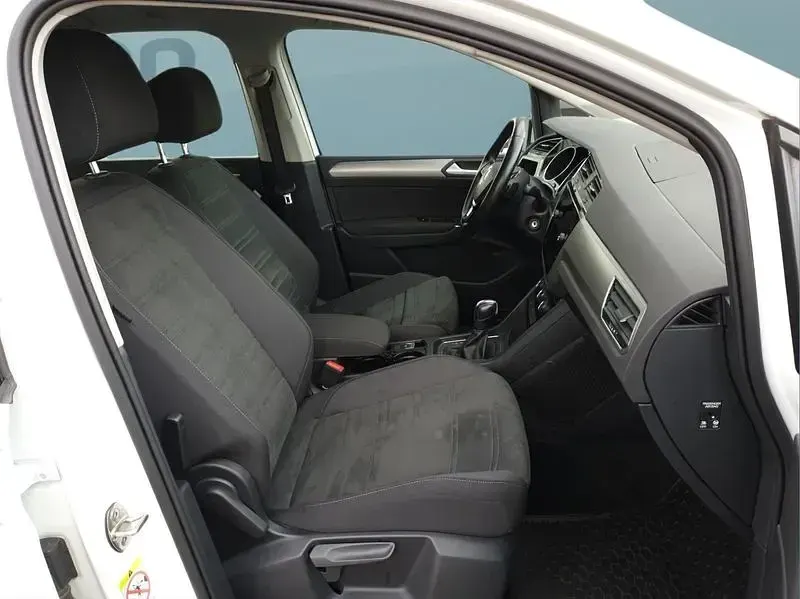 Gebraucht VW Touran 116 PS (85 kW) 2020 Weiß Van / Kleinbus