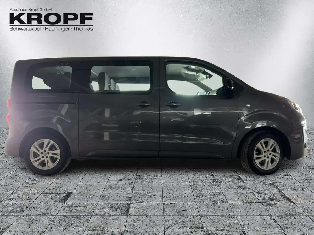 Gebraucht Opel Vivaro-e Combi Edition 177 PS (130 kW) 2024 Lackierung platiniumgrau/typ Van / Kleinbus