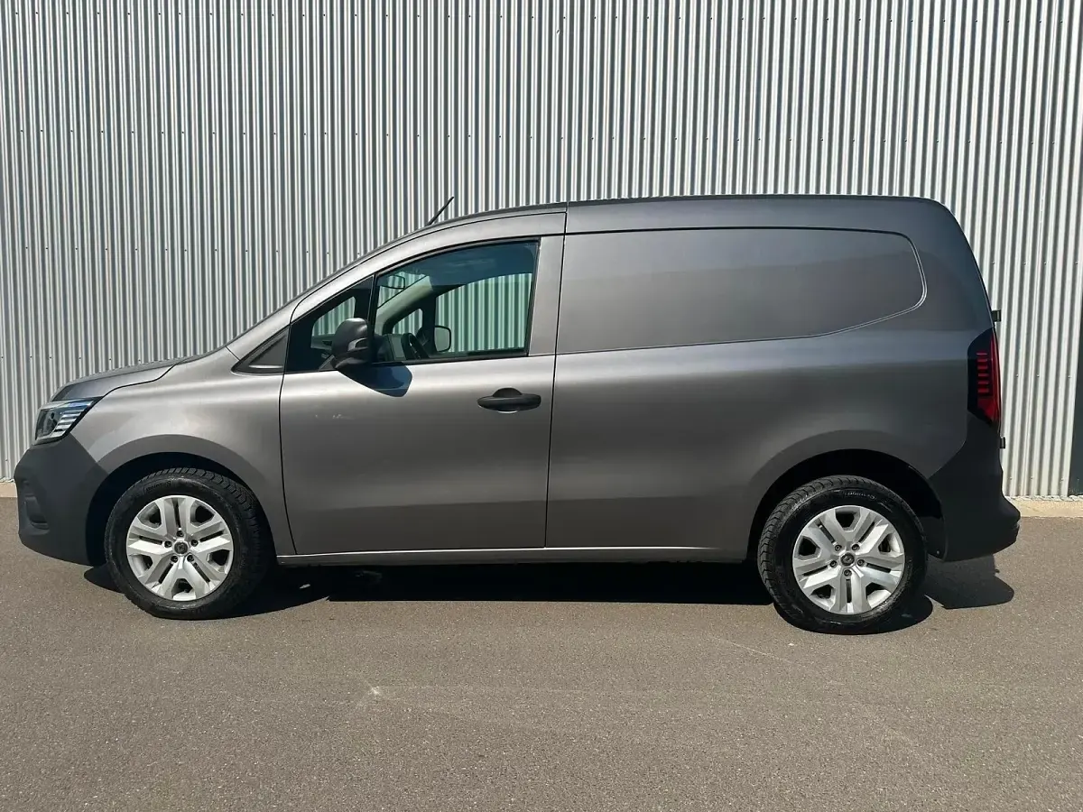 Gebraucht Renault Kangoo 130 PS (95 kW) 2022 Silber Van / Kleinbus