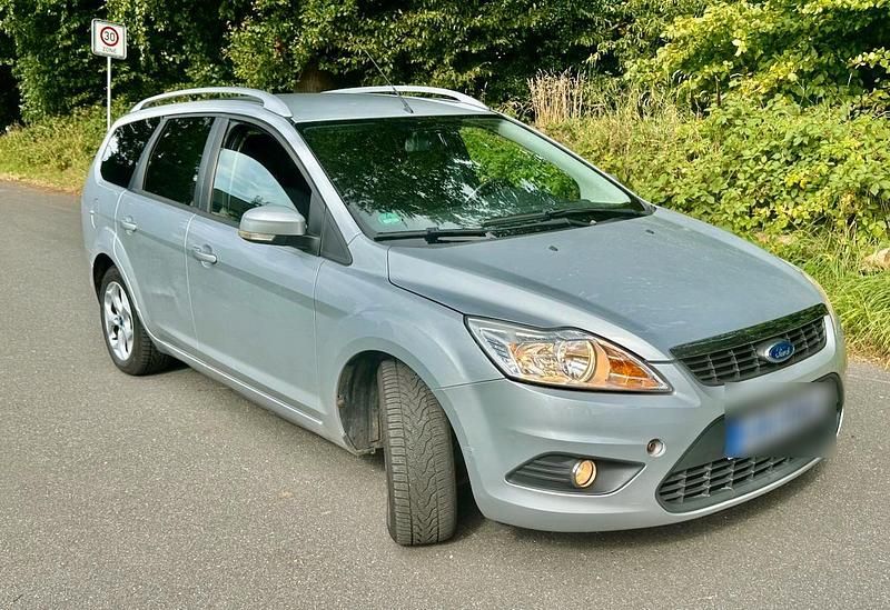 Silber Gebraucht 2011 Ford Focus Viva Kombi | 2.500 € (Superpreis) - Bild 1/4