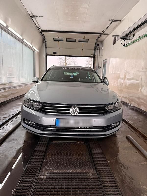 Gebraucht VW Passat 120 PS (88 kW) 2016 Silber Kombi