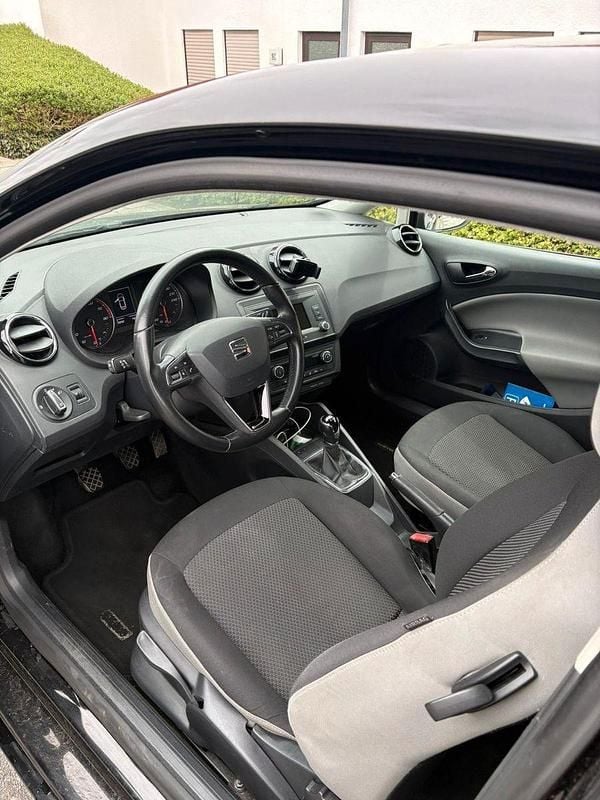Second-hand Seat Ibiza 75 CP (55 kW) 2015 Negru Hatchback