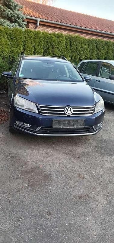 Second-hand VW Passat 122 CP (89 kW) 2013 Albastru Break