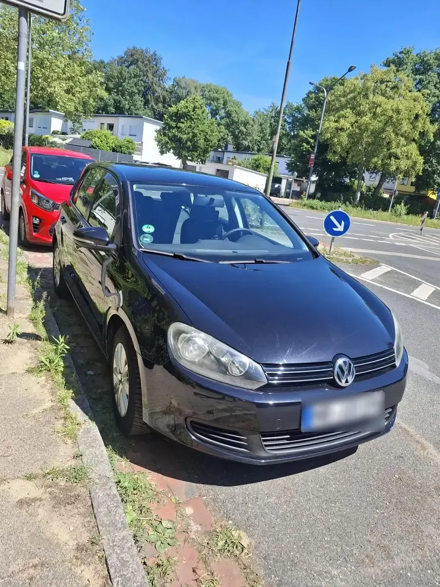 Gebraucht VW Golf VI 102 PS (75 kW) 2011 Schwarz Kleinwagen