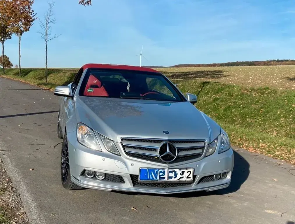 Gebraucht Mercedes E200 Avantgarde 184 PS (135 kW) 2010 Silber Cabrio