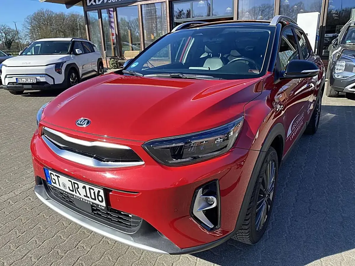 Gebraucht Kia Stonic Platinum 120 PS (88 kW) 2021 Rot (signalrot/schwarz) SUV
