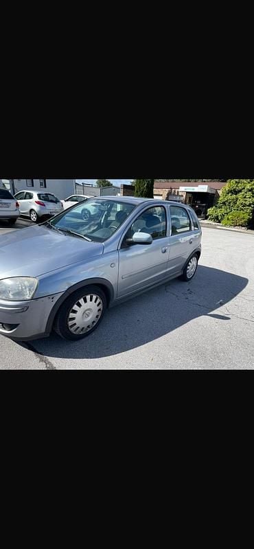 Silber Gebraucht 2005 Opel Corsa Limousine | 950 € (Guter Preis) - Bild 1/4