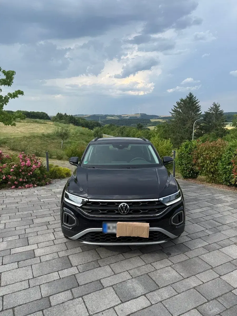 Gebraucht VW T-Roc 110 PS (80 kW) 2023 Schwarz SUV