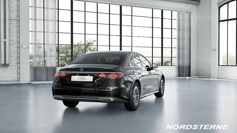Gebraucht Mercedes E200 Advanced 227 PS (166 kW) 2024 Obsidianschwarz  lack Limousine