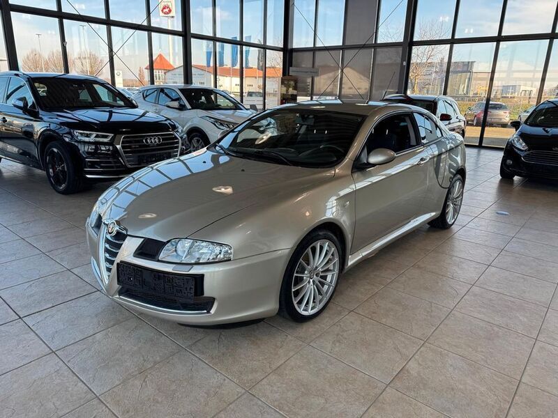 Beige Gebraucht 2005 Alfa Romeo GT Progression Coupé | 5.880 € (Teuer) - Bild 1/4