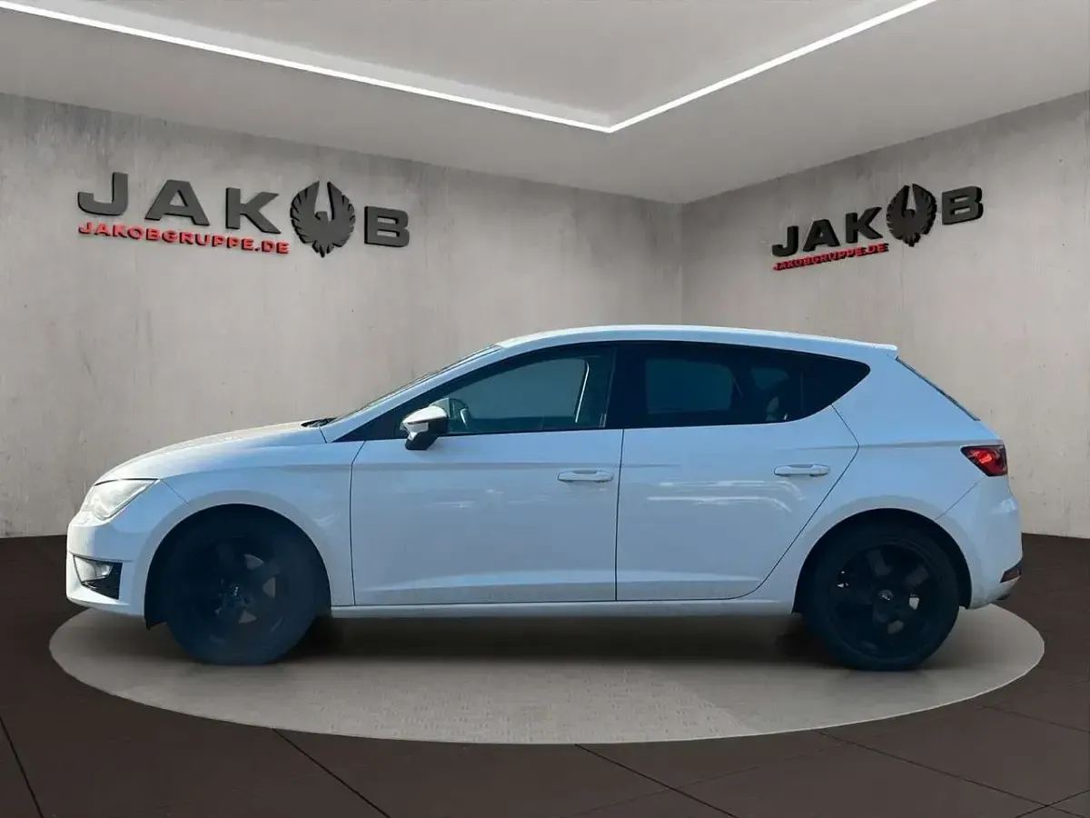 Używany Seat Leon FR 125 KM (91 kW) 2015 Biały Hatchback