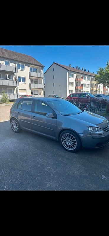 Gebraucht VW Golf V 140 PS (102 kW) 2008 Grau Limousine