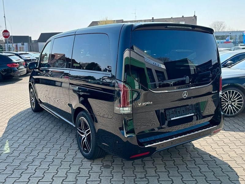 Gebraucht Mercedes V300 AMG 237 PS (174 kW) 2024 Obsidianschwarz metallic Van / Kleinbus