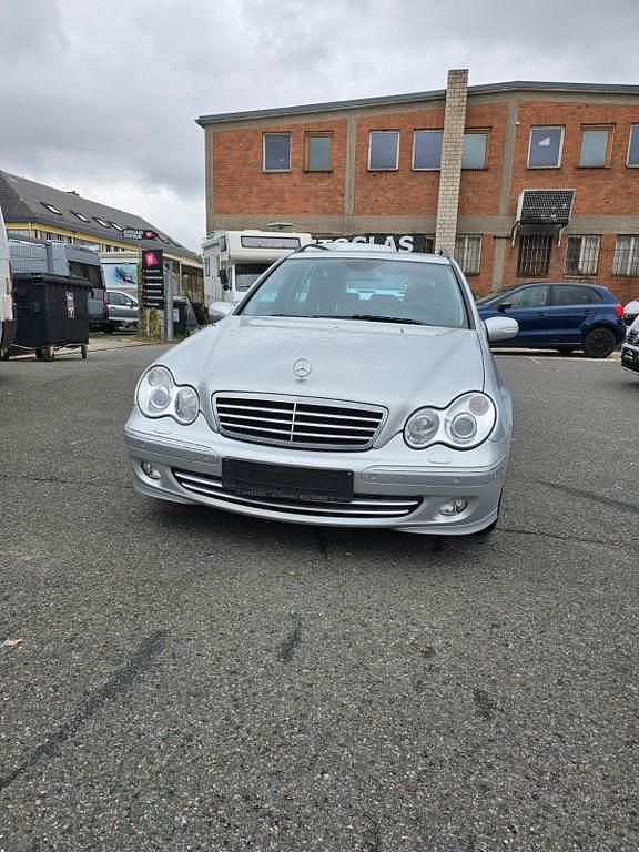 Gebraucht Mercedes C320 224 PS (164 kW) 2006 Silber Kombi