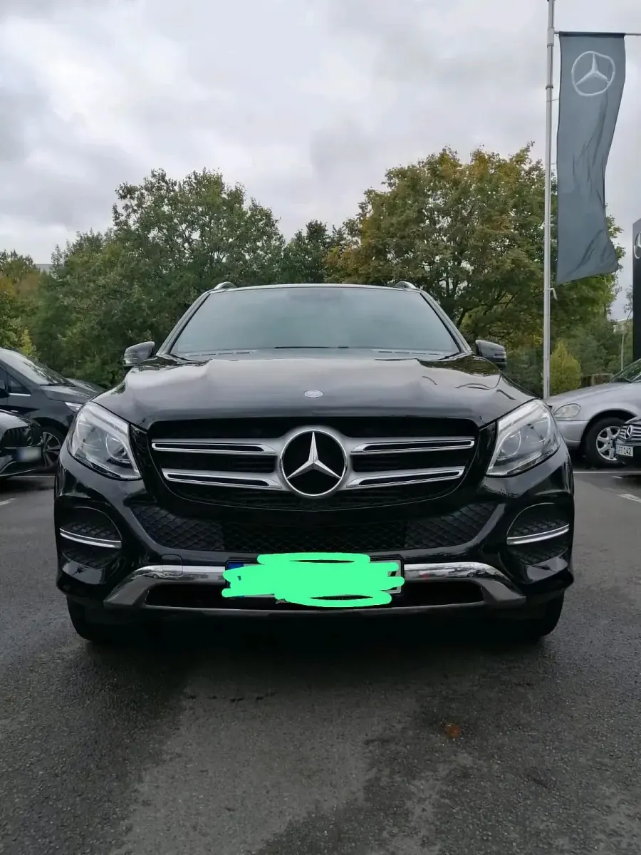Gebraucht Mercedes GLE250 204 PS (150 kW) 2016 Schwarz SUV