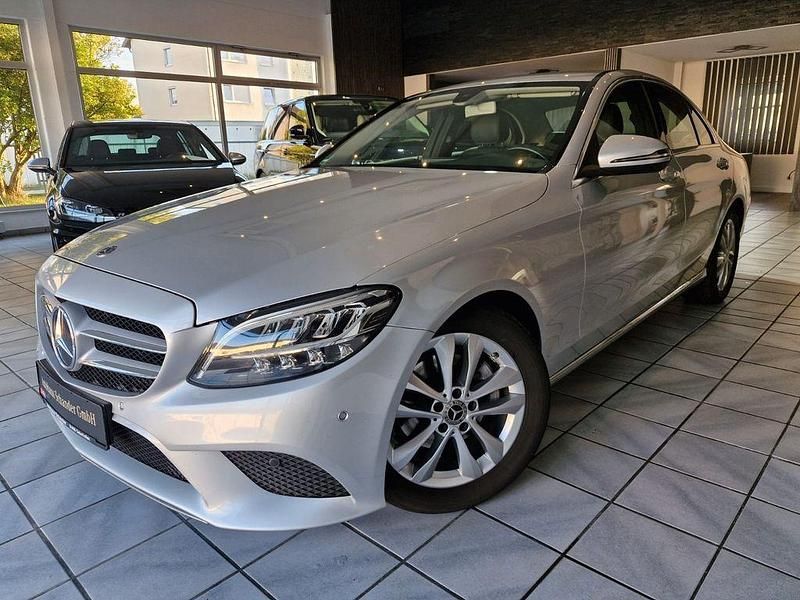 Silber Gebraucht 2020 Mercedes C220 Limousine | 23.490 € (Superpreis) - Bild 1/4