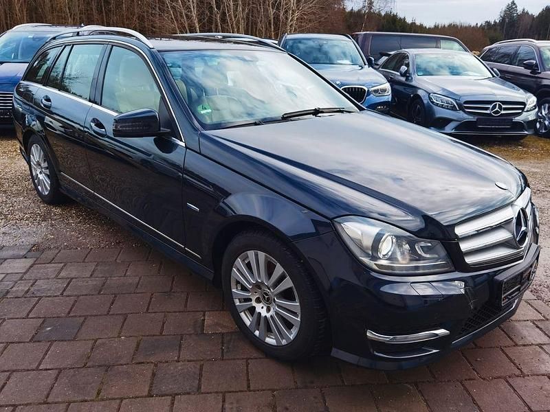 Gebraucht Mercedes C250 204 PS (150 kW) 2012 Schwarz Kombi