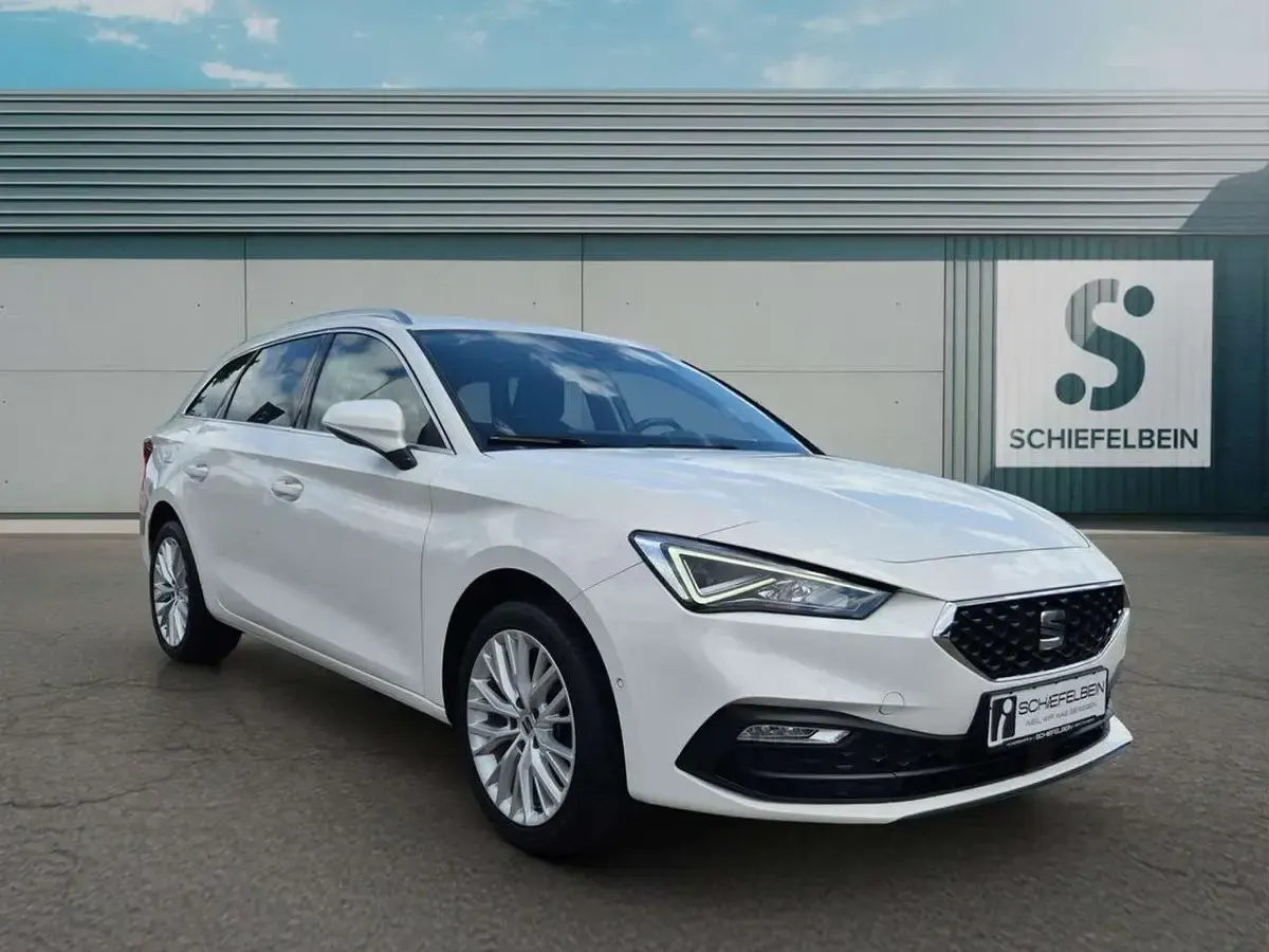 Gebraucht Seat Leon 131 PS (96 kW) 2021 "candy" weiss Limousine