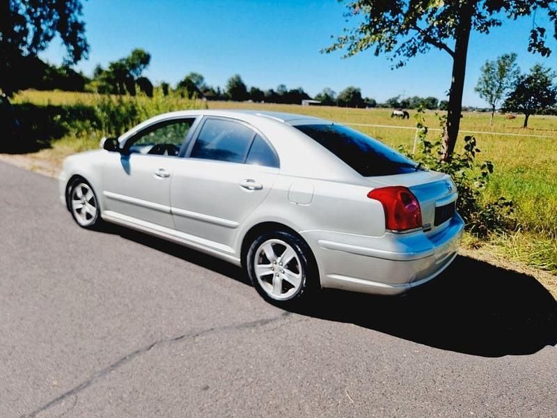 Silber Gebraucht 2007 Toyota Avensis Executive Limousine | 3.200 € (Guter Preis) - Bild 1/4